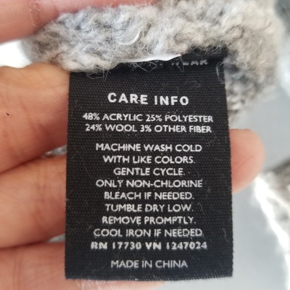 Who What Wear Gray Ombre Sweater Crewneck Size XS - Picture 8 of 9